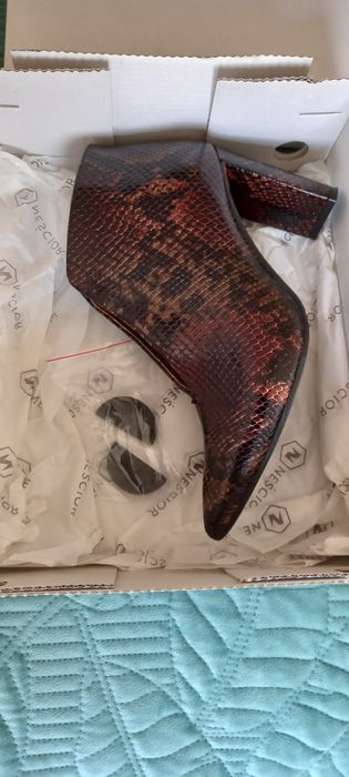 Botki na słupku nescior rozm 38