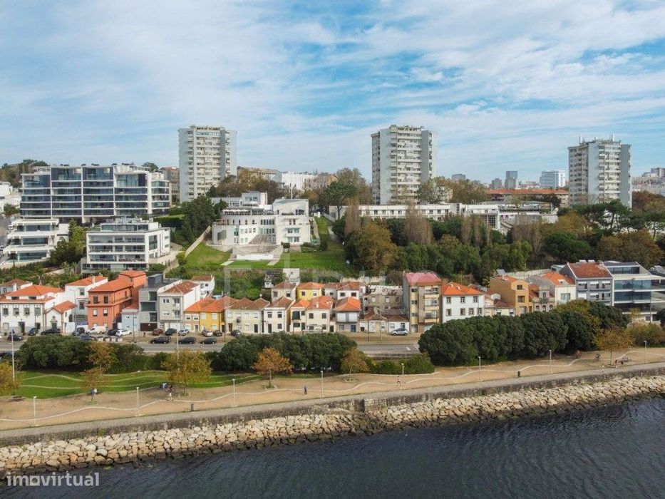 Apartamento T1 com varanda, na Foz do Douro