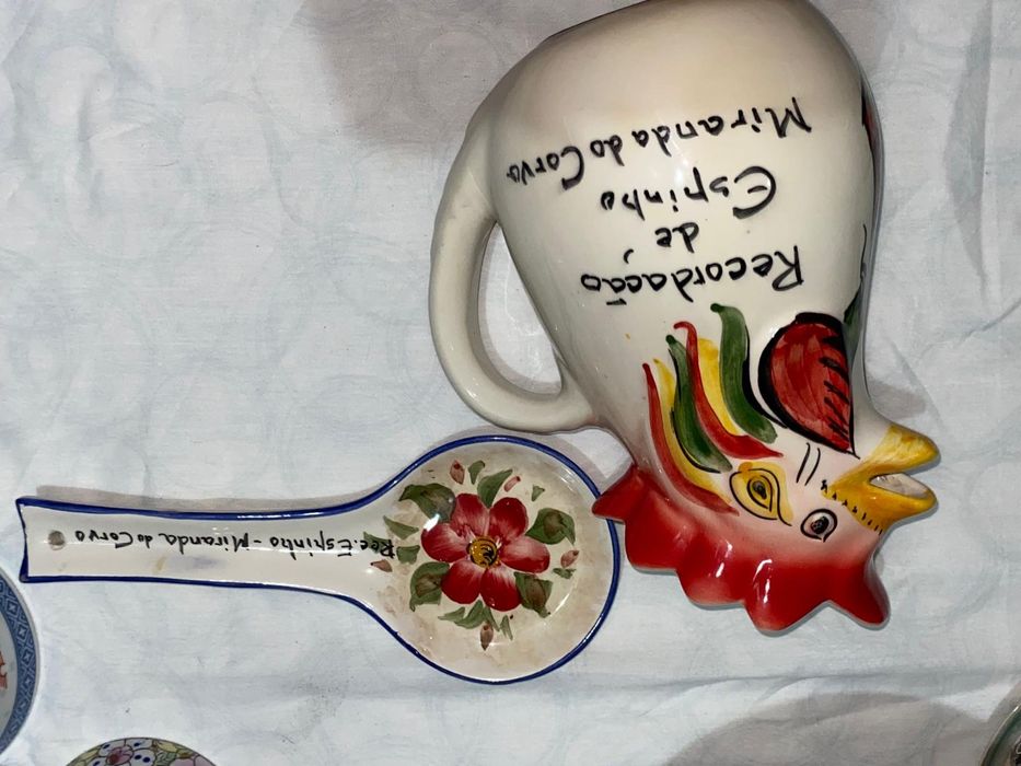 Conjunto de louça antiga