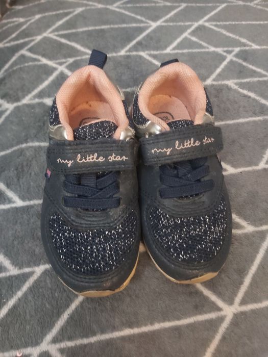 Buty dziewczęce.