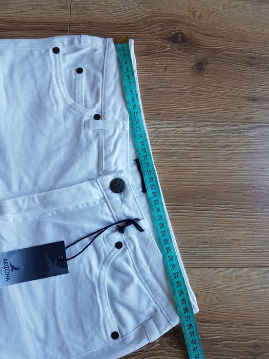 S 36 Arizona Denim spodnie damskie 3/4 białe na lato spodenki bawełna