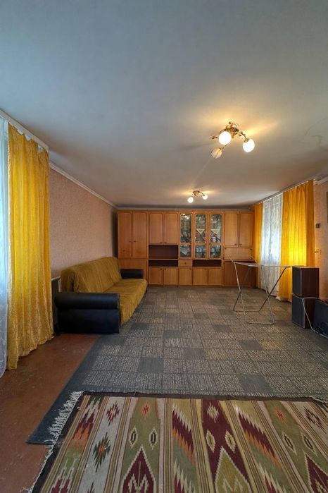 Два будинки у м. Луцьк на ділянці 16 соток