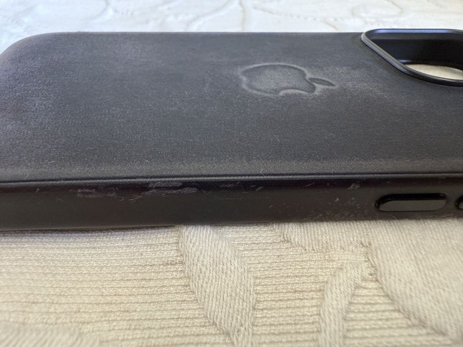 Capa Apple FineWoven MagSafe p/ iPhone 15 Pro