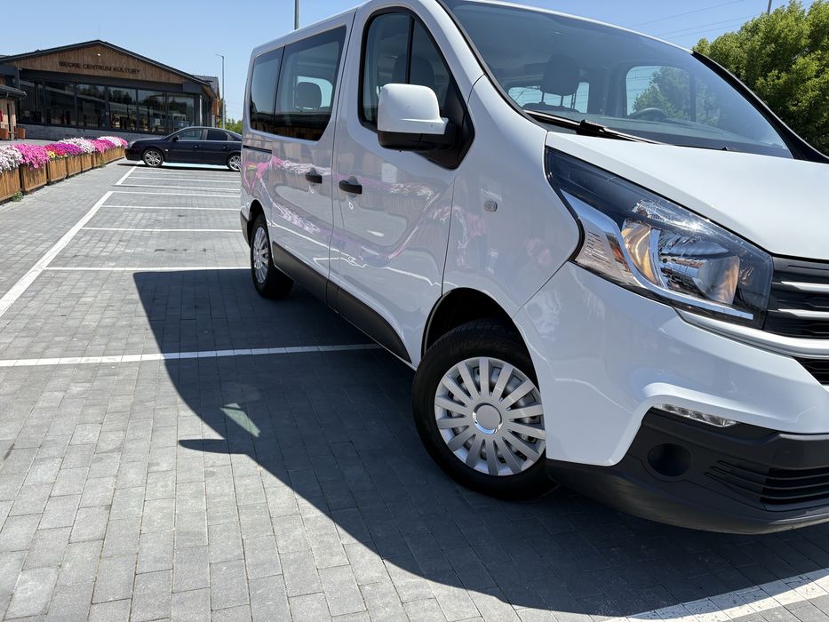 Wynajem busa 9-osobowego
