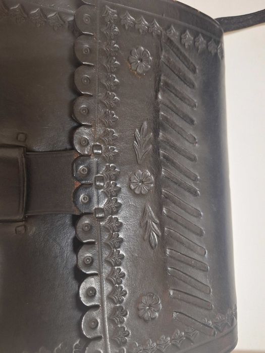 Mala Vintage Feita á Mão em Couro