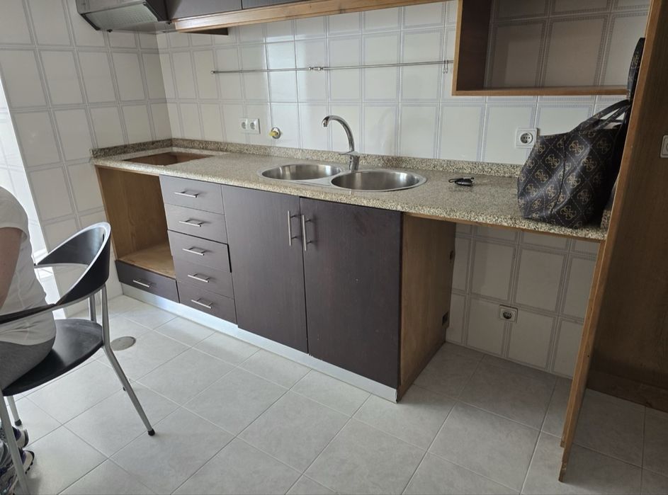 Cozinha usada em bom estado