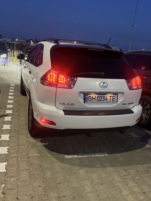 Продам Lexus RX 400H