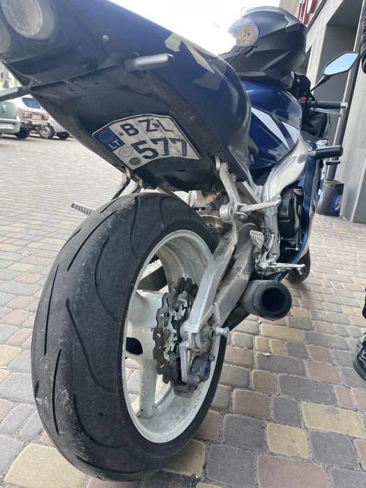 Yamaha R1 2000г литва доки