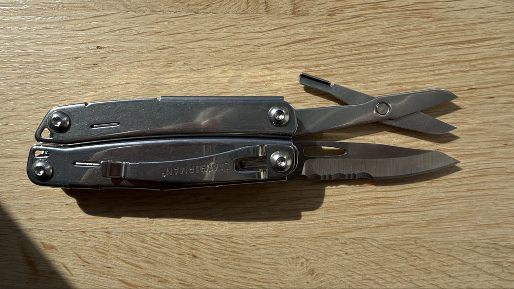 Leatherman WINGMAN multi-tool