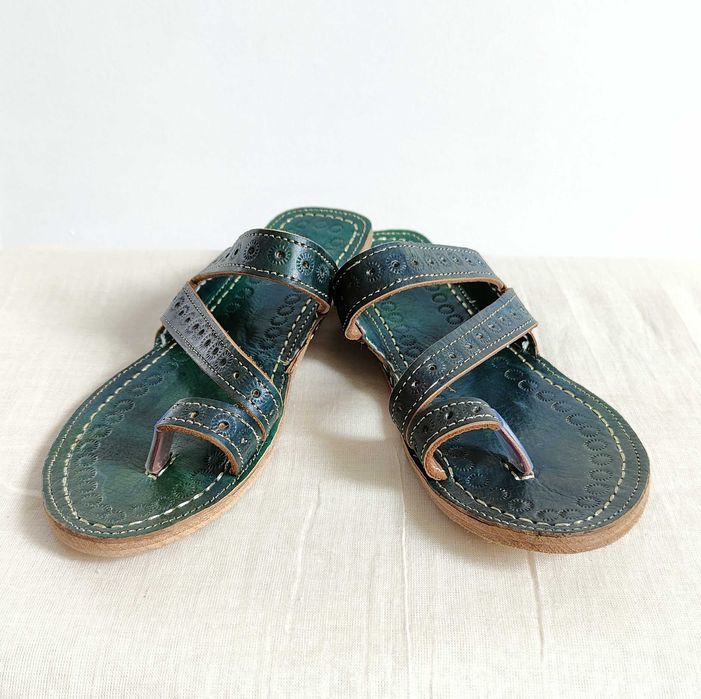 KOHGR2 Skórzane japonki kohalpuri 40 zielone orientalne boho hippie