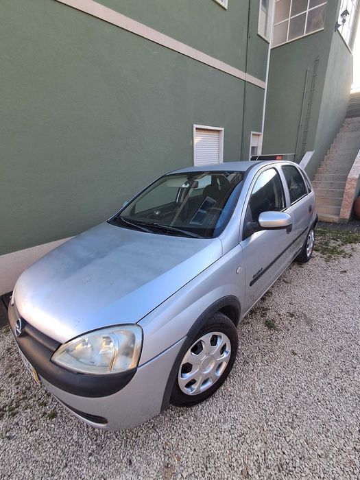 Opel corsa 1.2 em otimo  estado.