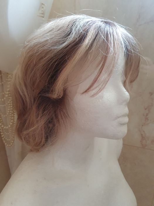 Peruka blond krótka lace front  włosy syntetyczne