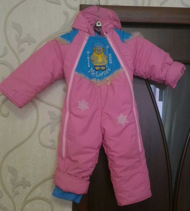 Зимний комбинезон на 2-3 годика.