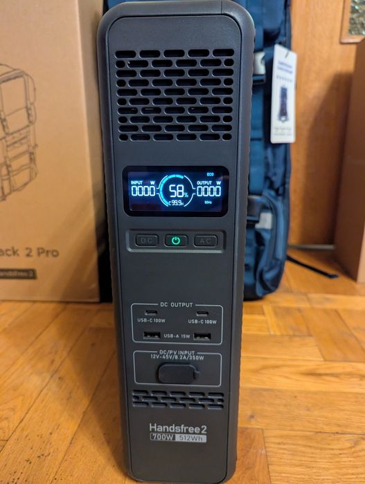 Bluetti Handsfree 2. Зарядна станція 700Вт та рюкзак для подорожей