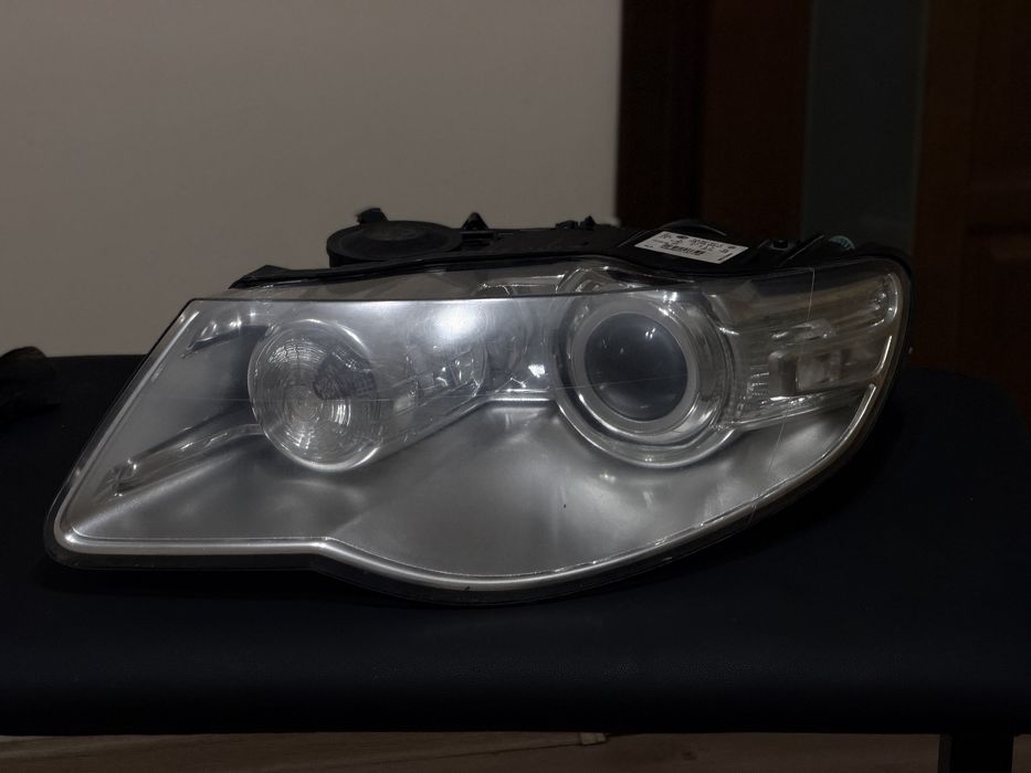 Фари на Volkswagen Touareg 7L