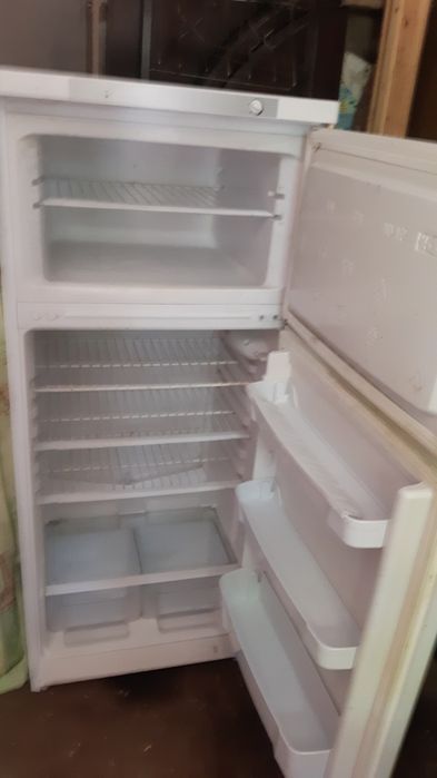 Продам холодильник в гарному стани