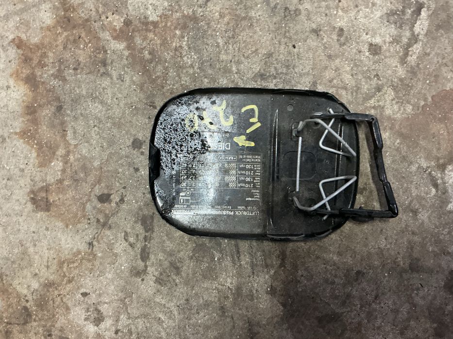 TAMPA DO COMBUSTIVEL EXTERIOR MERCEDES W211 E270 CDI CARRINHA