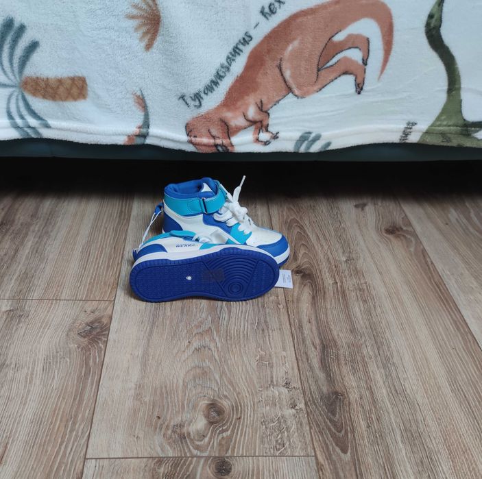 Nowe sneakersy rozmiar 30