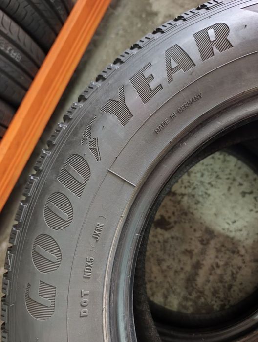 Pneus 225/70r16 Good Year Efficient Grip SUV.4x4 com 85% piso