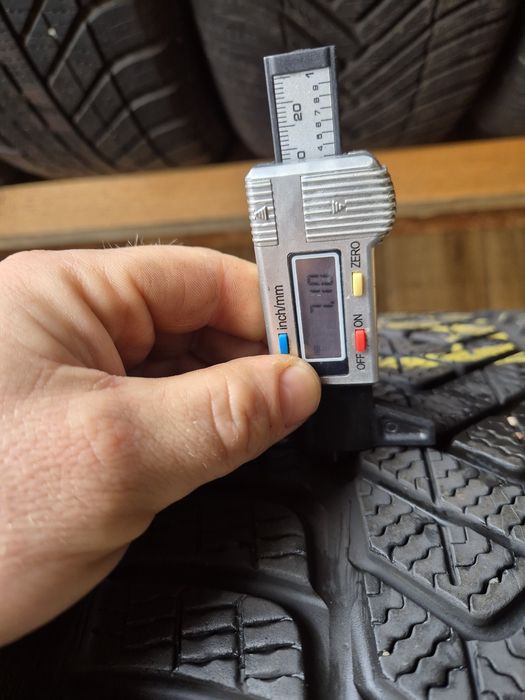 255/45/19 Pirelli Sottozero 3 Para zima 7mm 2022r