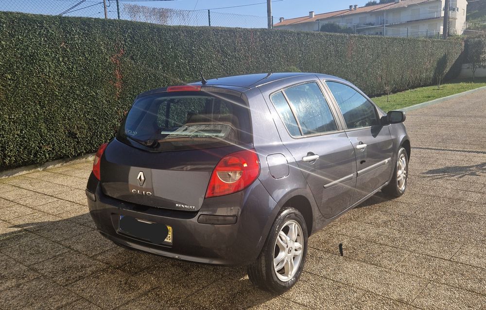 Renault Clio III 1.2 (2006)  – Bem Estimado