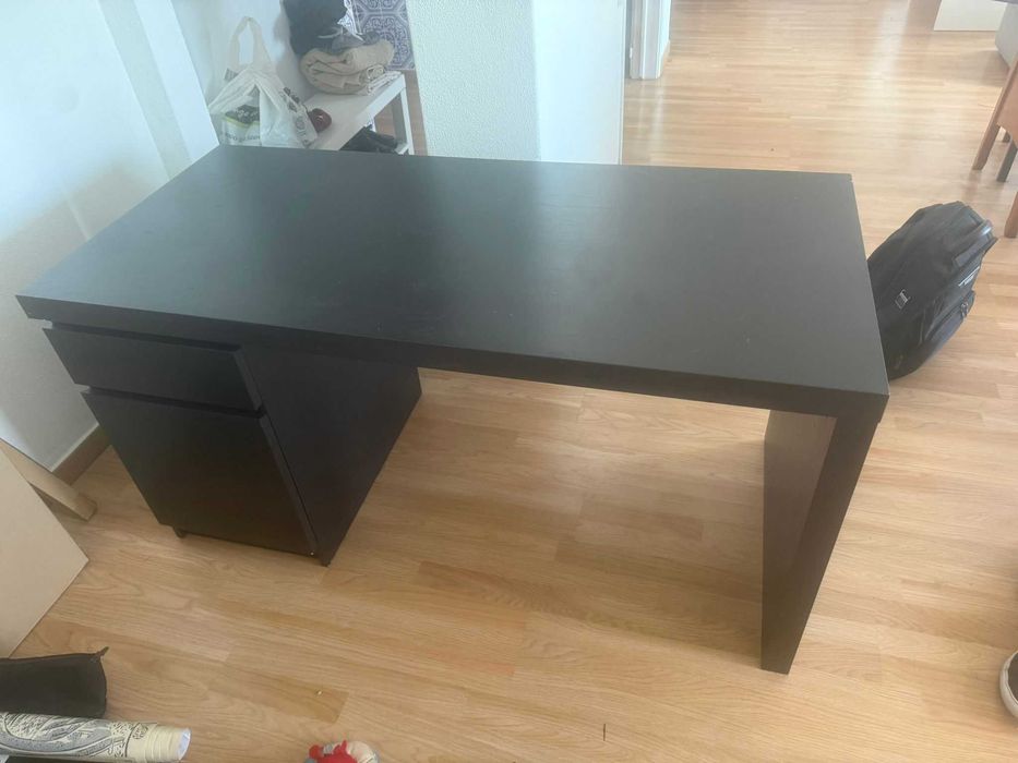 Secretária Preta IKEA, com gaveta e armário