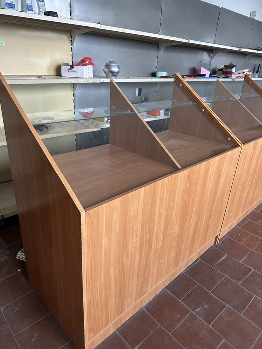 Продам стелажі вітрини 1000 штука + торг