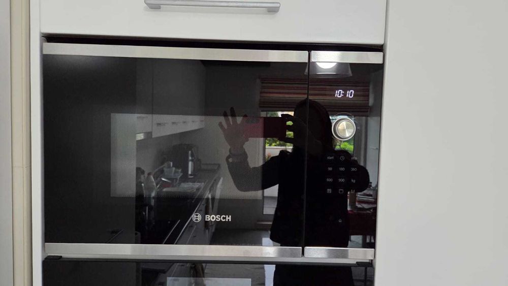 BOSCH Micro-ondas de encastre BEL554MS0, capacidade 25 litros e grill