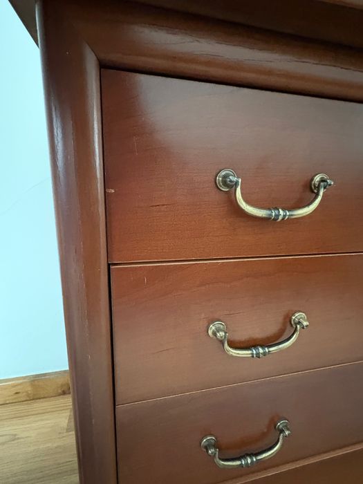 Quarto de Casal Completo em Cerejeira (Cama + Cómoda c/ Espelho + 2 Mesas Cabeceira) + Colchão