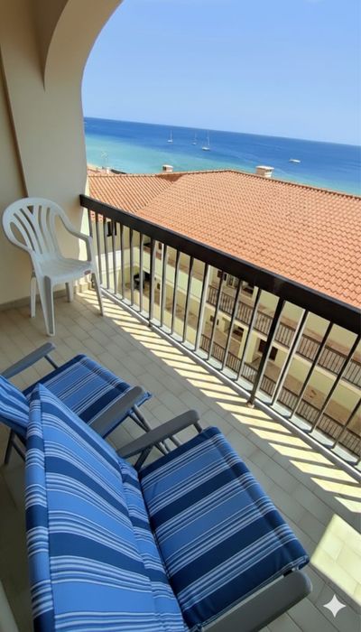 Apartamento T1 - 1ª Linha da praia c/garagem wi-fe