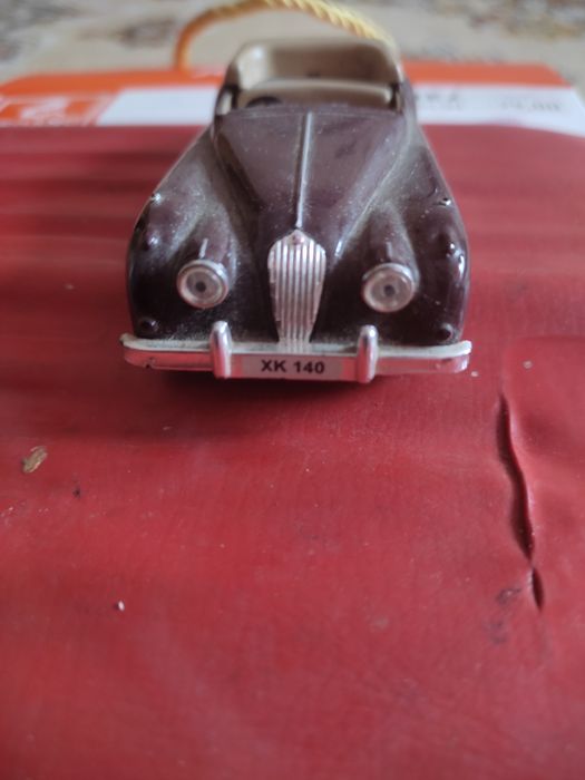 Модель автомобиля Jaguar xk 140