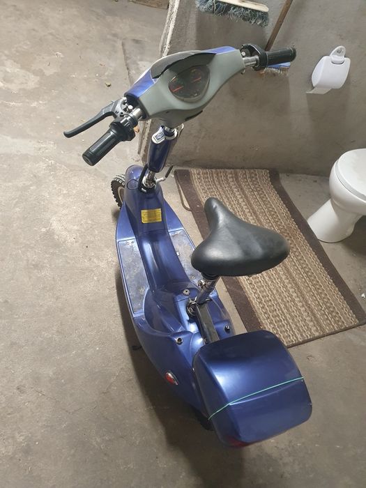 Skuter elektryczny
