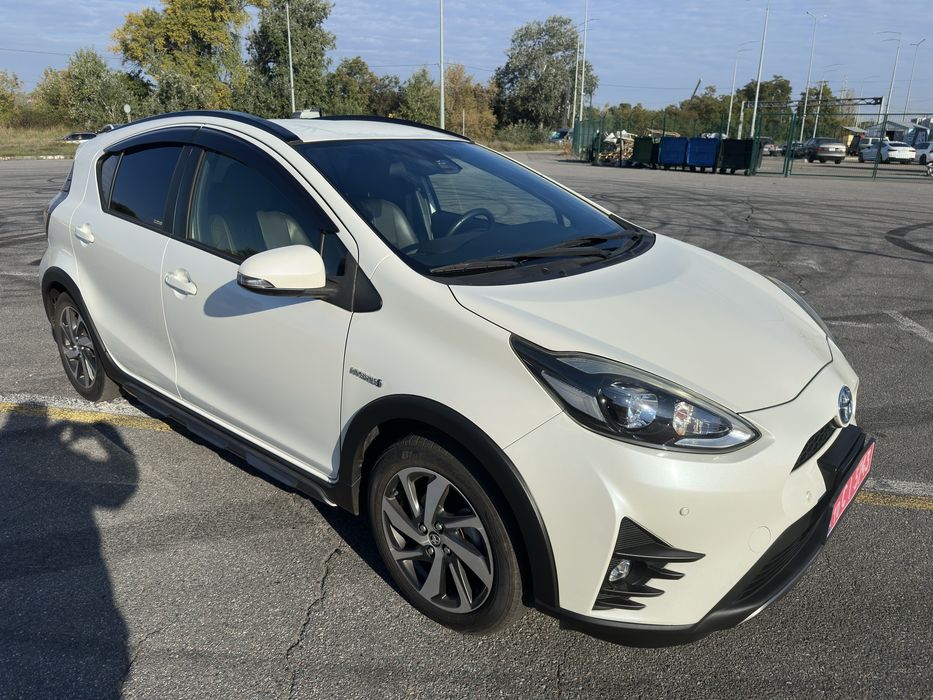 4л/100 км! Toyota AQUA 1.5 гібрид CROSSOVER 2019 рік 13800$