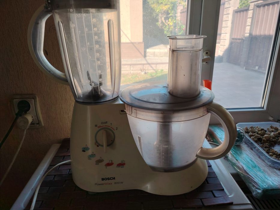 Кухонний комбайн Bosch power mixx 800w