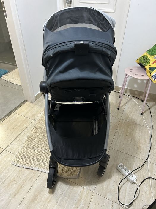 Carrinho de bebé/ criança