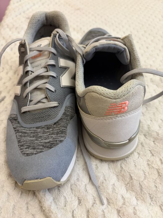New Balance 996