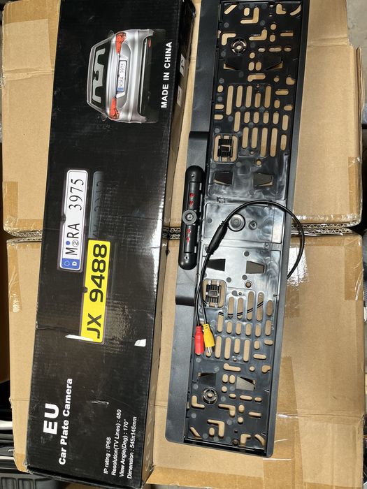 kamera cofania wbudowana w ramkę tablicy rejestracyjne