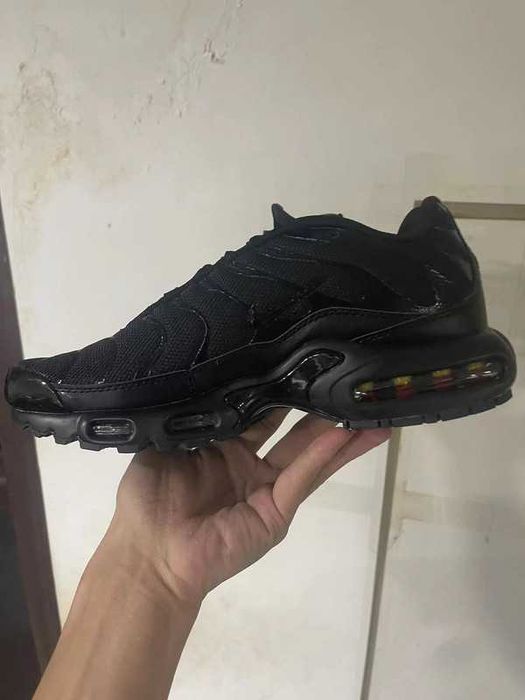 Essential Elegance Nike Air Max Plus TN Black Makes a Statement 40