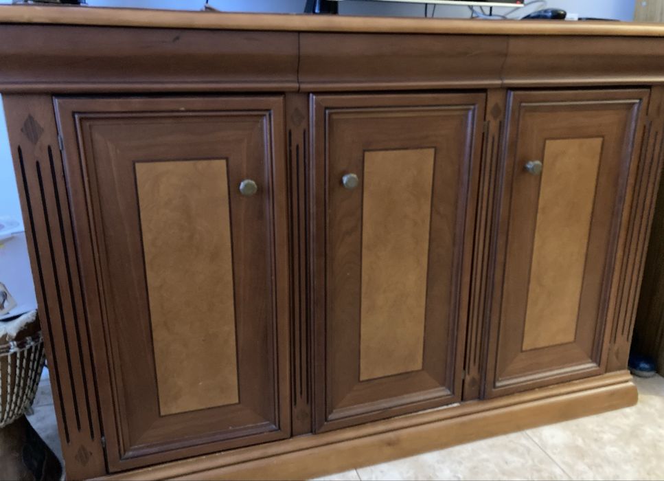 Movel/louceiro em cerejeira