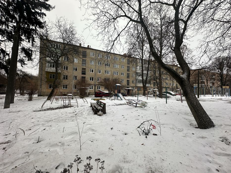 Продам 3-кімнатну квартиру  . Центр