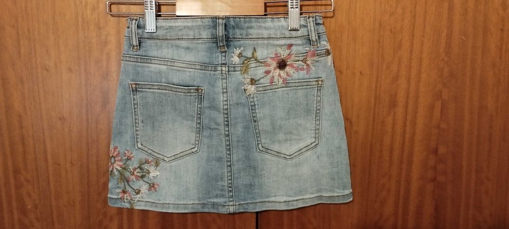 Saia de ganga bordada da Desigual - em muito bom estado