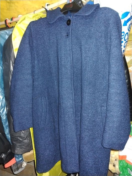 Granatowy plaszcz