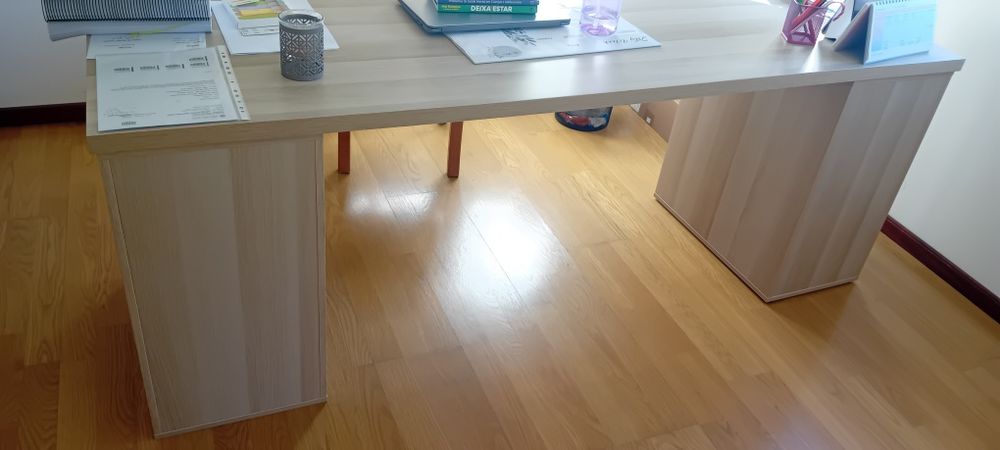 Secretaria  veladura branca efeito carvalho IKEA