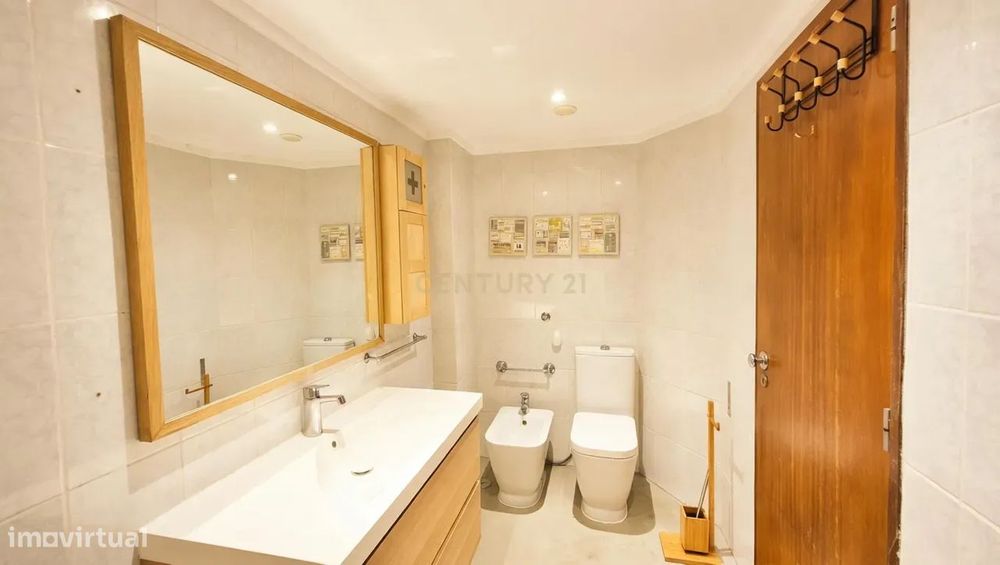 Apartamento T2 com Vista Mar em Sesimbra, Setúbal