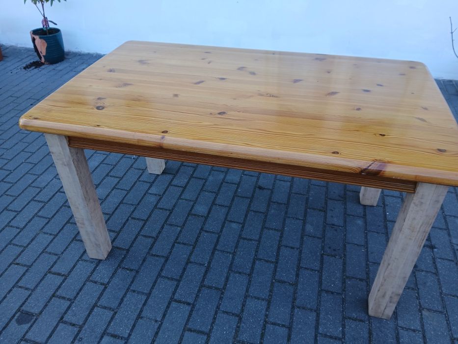 Sprzedam stol z drewna Debowego.