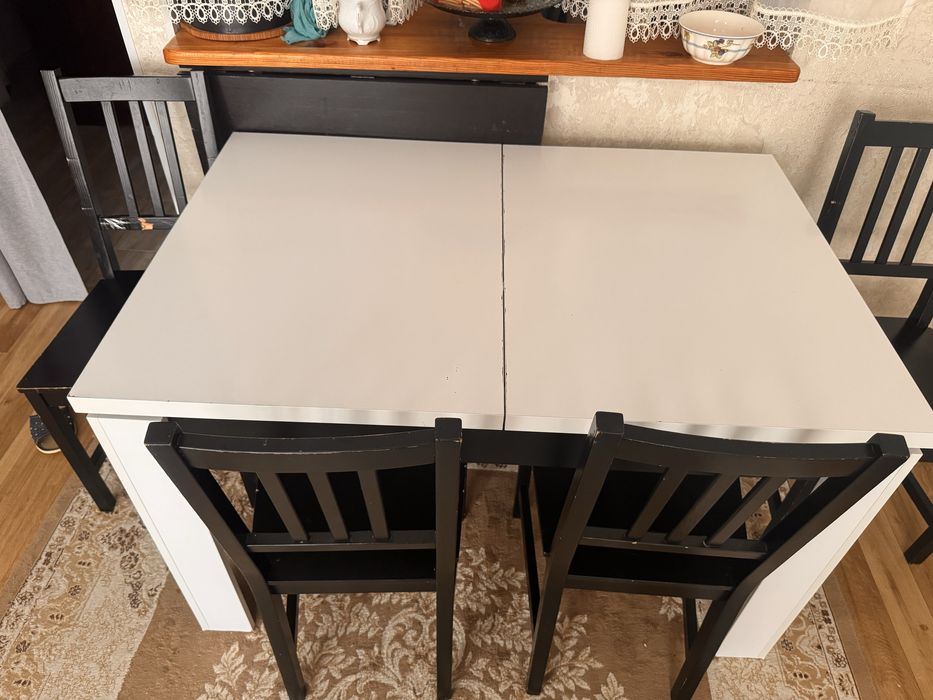 Stoł i cztery krzesła