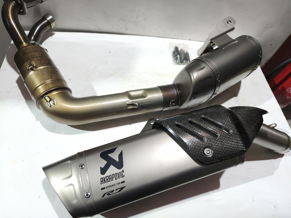 Akrapovic   Yamaha R7 / MT 07/ XSR 700