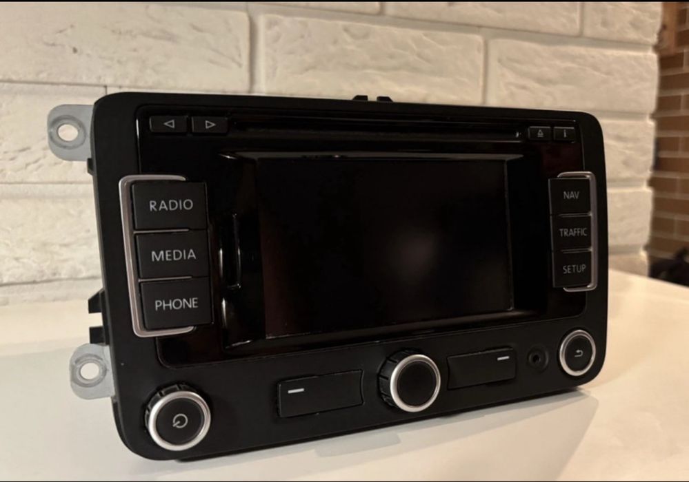 Radio dotykowe z nawigacją