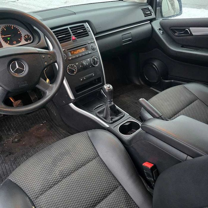 Mercedes W245 B-klasa C180