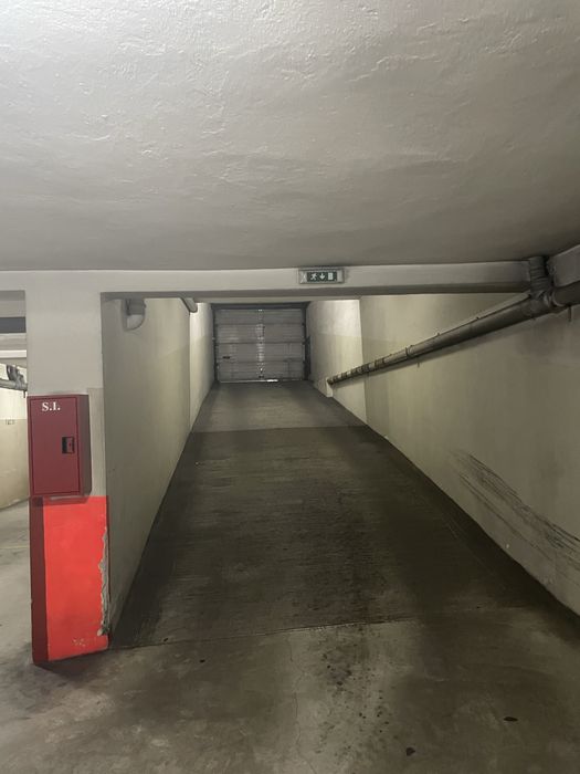 Alugo lugar de garagem